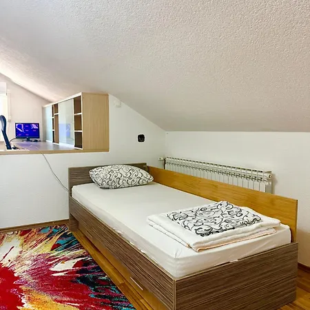 Oscar Apartment